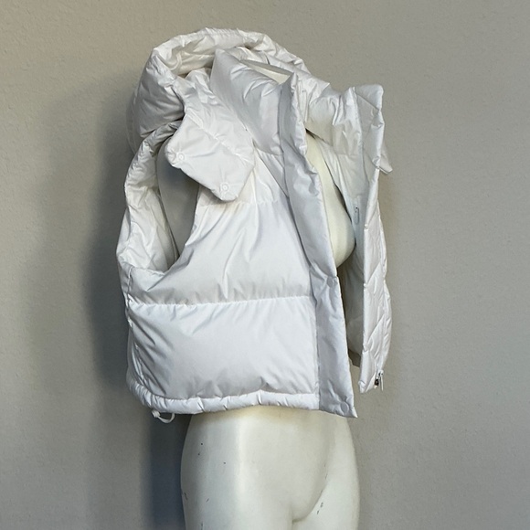 lululemon athletica Jackets & Blazers - Lululemon Athletica White Wunder Puff Cropped Puffer Vest